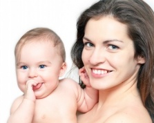 Emolienty dla niemowląt - kiedy warto je stosować u dziecka